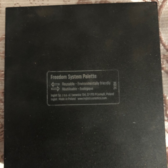Inglot Jennifer Lopez Palette - Picture 3 of 4